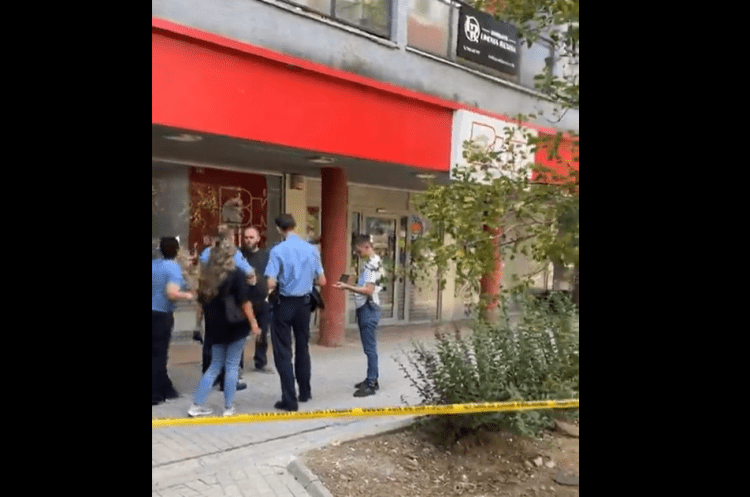 Grabitet BKT-ja në qendër të Prishtinës: Policia e arreston 1 person, tjetri në arrati