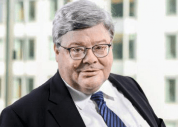 Eurodeputeti gjerman i drejtohet Borrellit: Lëri anash paragjykimet e Spanjës ndaj Kosovës, po e toleroni pafund Vuçiqin