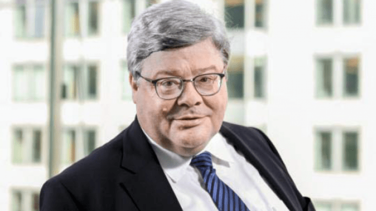 Eurodeputeti gjerman i drejtohet Borrellit: Lëri anash paragjykimet e Spanjës ndaj Kosovës, po e toleroni pafund Vuçiqin