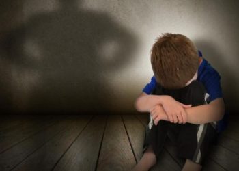 Rrahu djalin e saj, gruaja nga Malisheva dërgohet për trajtim në repartin e psikiatrisë në Gjakovë