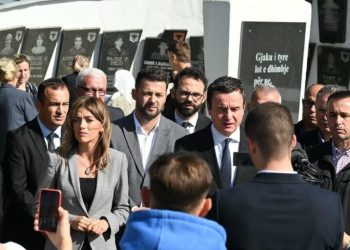 Haxhiu bëri homazhe në përvjetorin e masakrës në familjen Deliu