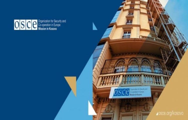 OSBE publikoi Udhëzuesin për raportim nga gjykata për gazetarët në Kosovë