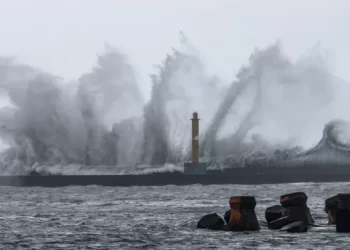 Tajvani goditet nga një tajfun i fuqishëm
