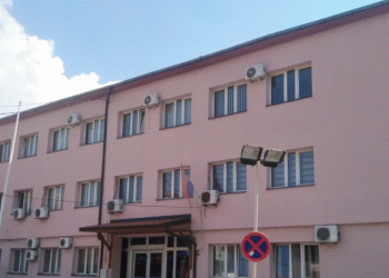 Lista Serbe: Institucionet serbe nuk do të largohen nga zyrat në Mitrovicë të Veriut