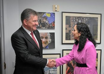 Osmani takohet me Lajçakun në New York, flasin për dialogun