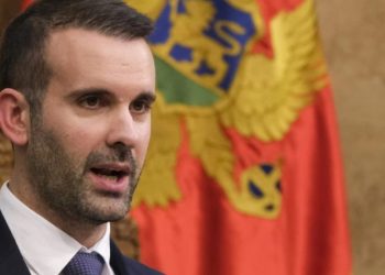 Pas një debati që zgjati gjithë natën, votohet Qeveria e re e Malit të Zi