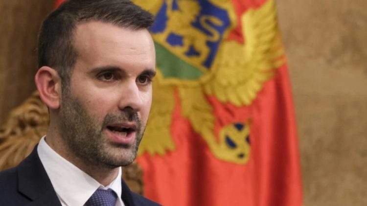 Pas një debati që zgjati gjithë natën, votohet Qeveria e re e Malit të Zi