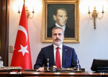 Kryediplomati turk Fidan bisedë telefonike me sekretarin Blinken për tensionet Izrael-Palestinë