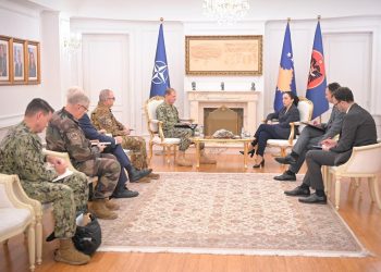 Presidentja takoi Admiralin e NATO-s: Rritja e sigurisë nga KFOR-i përgjatë kufirit Kosovë-Serbi, e nevojshme për të parandaluar përsëritjen e sulmit të 24 shtatorit