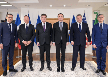 Keyeministri Kurti – diplomatëve perëndimorë: Prioritet dhe urgjencë është siguria e Kosovës