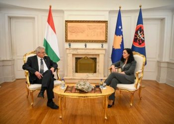 Osmani pranoi letrat kredenciale nga ambasadori i ri i Hungarisë në Kosovë
