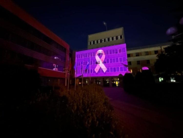 Muaji i ndërgjegjësimit për kancerin e gjirit, Presidenca dhe Kuvendi ndriçohen me ngjyrë rozë