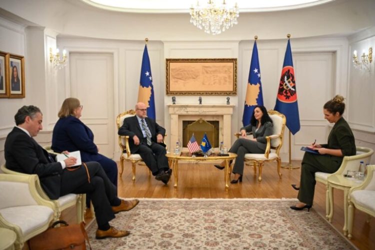 Osmani dhe Hovenier diskutojnë për pritshmëritë e debatit për Kosovën në Këshillin e Sigurisë të OKB