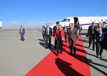 Szunyog për takimet e Ursula von der Leyen me Osmanin e Kurtin: Në pritje të diskutimeve të frytshme
