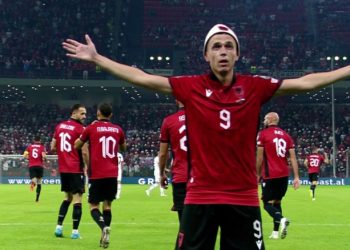 Shqipëria kalon në epërsi ndaj Çekisë – gol ‘bombë’ nga Jasir Asani