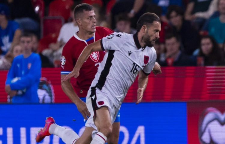 Shqipëri – Çeki, formacionet