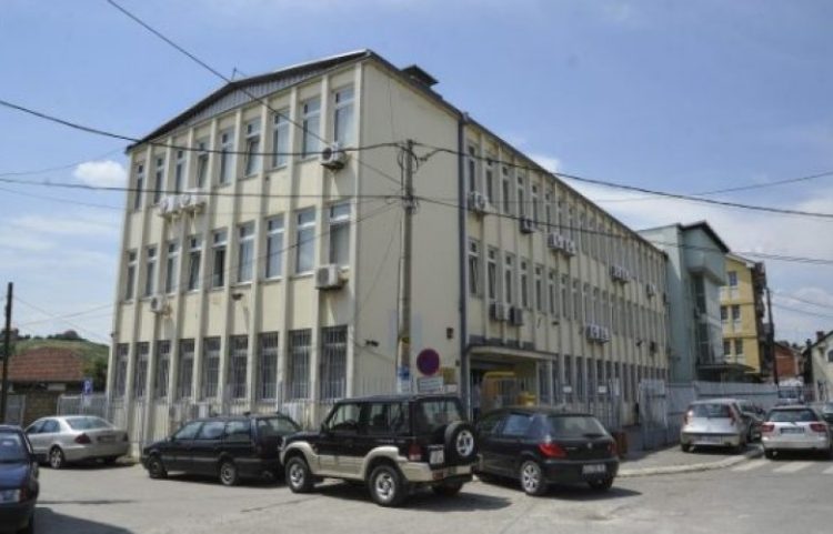 Paraburgim pronarit të lokalit ku dyshohet se u helmuan mbi 200 qytetarë