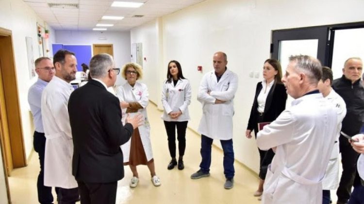 Nuk ka më listë të pritjes për terapinë me rrezatim në Klinikën e Onkologjisë