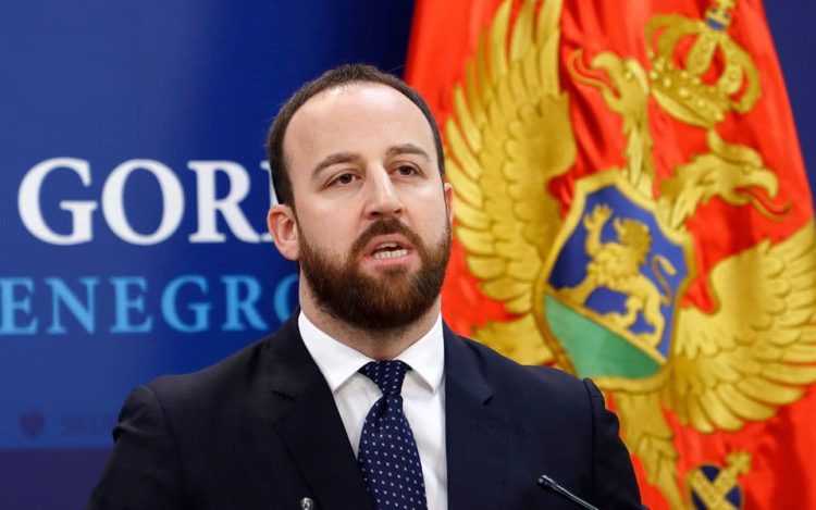 Deputeti malazez ua rikujton partive shqiptare që bën koalicion me Mandiçin: Zbatoi politiken e Millosheviçit për spastrimin etnik të Kosovës