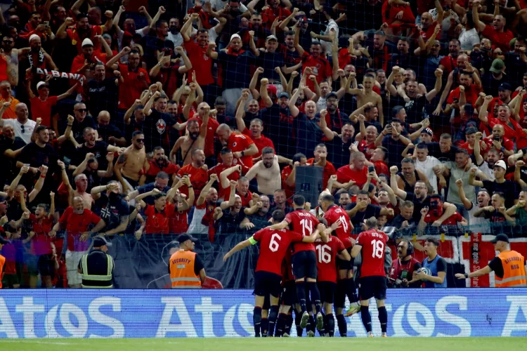 Sa e madhe kjo Shqipëri