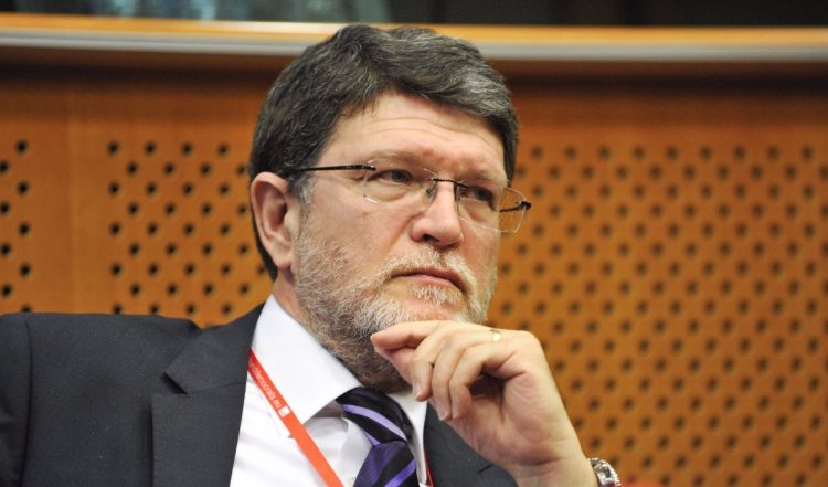 Eurodeputeti Picula: Serbia do përballet me akte më rigoroze nga BE nëse refuzon ekstradimin e Radojçiqit