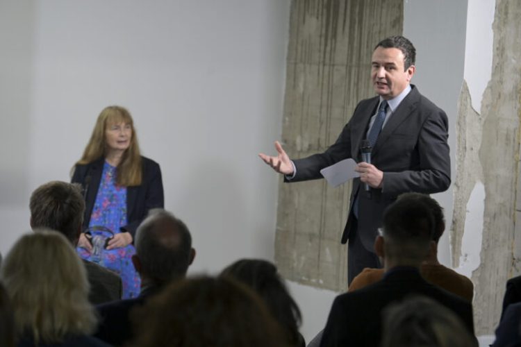 Kurti merr pjesë në diskutimin me titull “Kapërcimi i ndarjes: një bisedë e guximshme”, foli për rëndësinë e ballafaqimit me të kaluarën