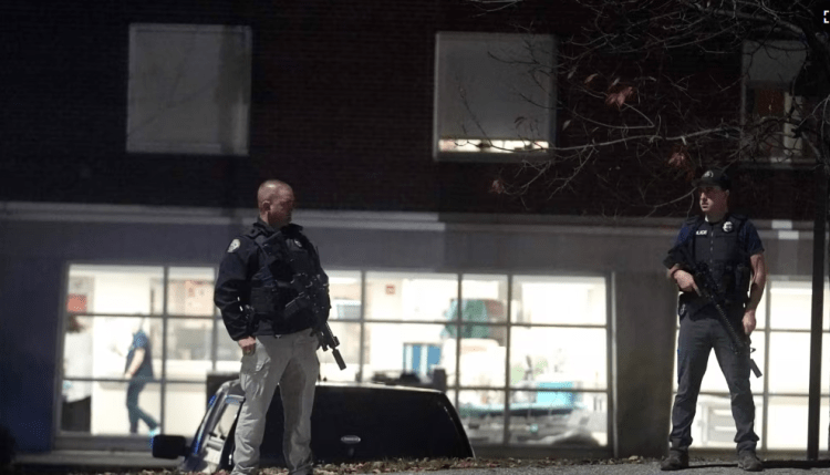 Së paku 16 të v*rarë nga të shtënat me armë në SHBA