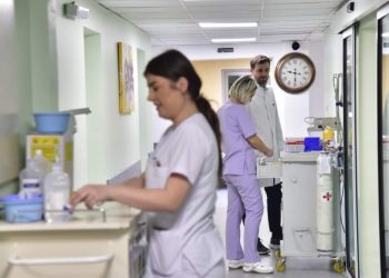 Fillon rinovimi i Klinikës së Onkologjisë, pacientët e spitalizuar zhvendosen në hapësira të tjera