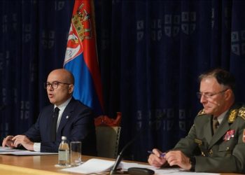 Ministri i Mbrojtjes i Serbisë: Nëse urdhëron Vuçiq, ushtria do të hyjë në Kosovë!