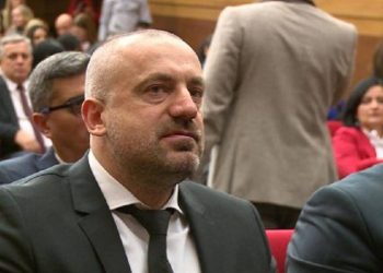 I ndalohet Kosova, duhet të shkojë 2 herë në muaj në polici: Këto janë detajet e lirimit të Radojçiqit