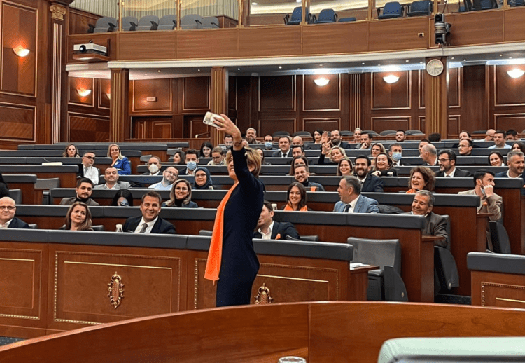 Sot në Kuvend shyrtohet projektligji që kundërshtohet nga nëntë deputetë të pozitës