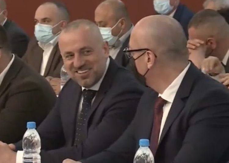 Deutsche Welle në shqip i referohet Radojiçiqit si biznesmen