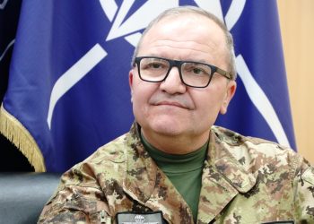 Komandanti i KFOR-it: Vetëm zgjidhja politike siguron paqe e qëndrueshmëri në veri