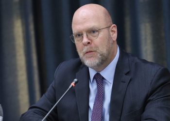 Hovenier: Asociacioni duhet të bëhet urgjentisht, por me kufizime