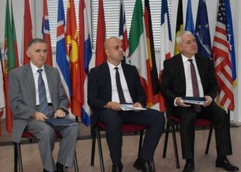 NË AKADEMI FILLOI TRAJNIM “MENAXHIMI I SITUATAVE EMERGJENTE”, MARRIN PJESË ZYRTARË NGA VENDET E NDRYSHME TË BOTËS