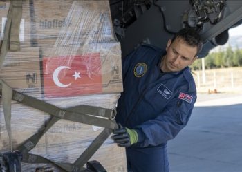 Mbërrin në Egjipt avioni i tretë turk me ndihma për Gazën