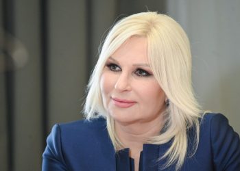 Zorana Mihajloviq: Vuçiq është sponsor i propagandës, barrikadave e sulmit në veri të Kosovës