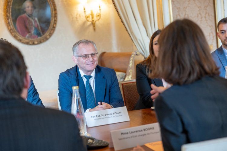Bislimi takohet me Sekretaren e Shtetit për Çështje Evropiane të Francës, flasin për integrimin evropian, zhvillimin dhe dialogun