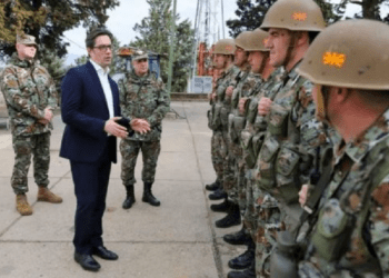 Presidenti i Maqedonisë së Veriut: Duam të dërgojmë më shumë ushtarë në Kosovë