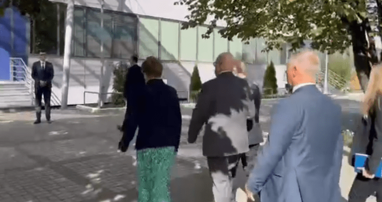 Pas Osmanit, senatorët nisen për takim me Kurtin – krah tyre edhe Hovenier