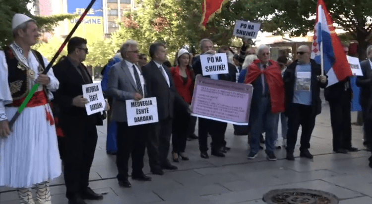 Nis marshi protestues kundër politikave të Serbisë ndaj vendbanimeve shqiptare në Medvegjë, Bujanoc e Preshevë