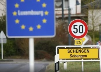 Deri në sa vjet mund të ndalohet lëvizja në zonën Schengen nëse punohet në ‘të zezën’?