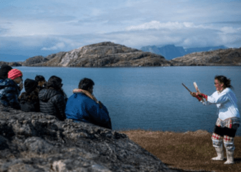 Për herë të parë banorët e Grenlandës nuk po e kthejnë orën prapa