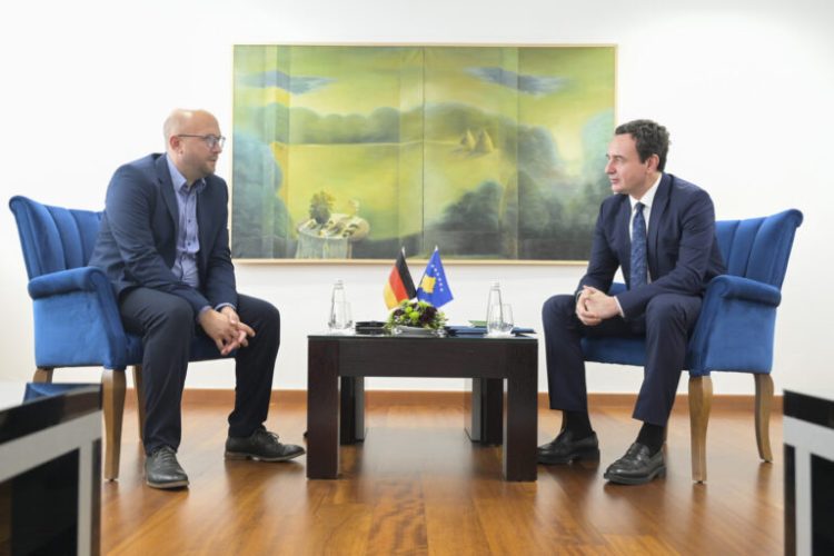Kurti priti në takim emisarin gjerman, diskutojnë për situatën e sigurisë në vend