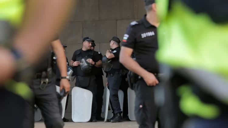 Bullgaria arreston 12 persona që eksportonin mallra ilegale në Rusi, ishin të përfshirë edhe në Serbi