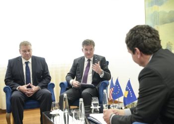 Plani ‘misterioz’ që Lajçak ia dorëzoi Kurtit e Vuçiqit – çka në të vërtetë përmban ai!