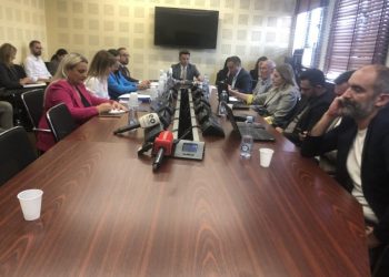 Shkarkohet Deliu-Kodra, insiston se Haxhiu e quajti “hajneshë” – ministrja e mohon