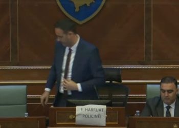 Konjufca ia liron udhëheqjen e seancës partive opozitare, Kuvendi nuk dihet nëse do të vazhdoje punimet