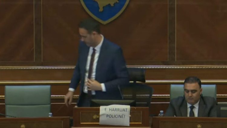 Konjufca ia liron udhëheqjen e seancës partive opozitare, Kuvendi nuk dihet nëse do të vazhdoje punimet