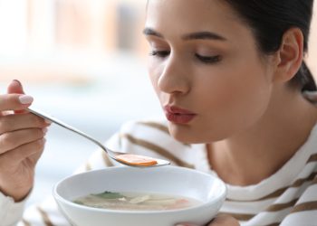 A është supa, ushqimi i duhur kur keni ethe?